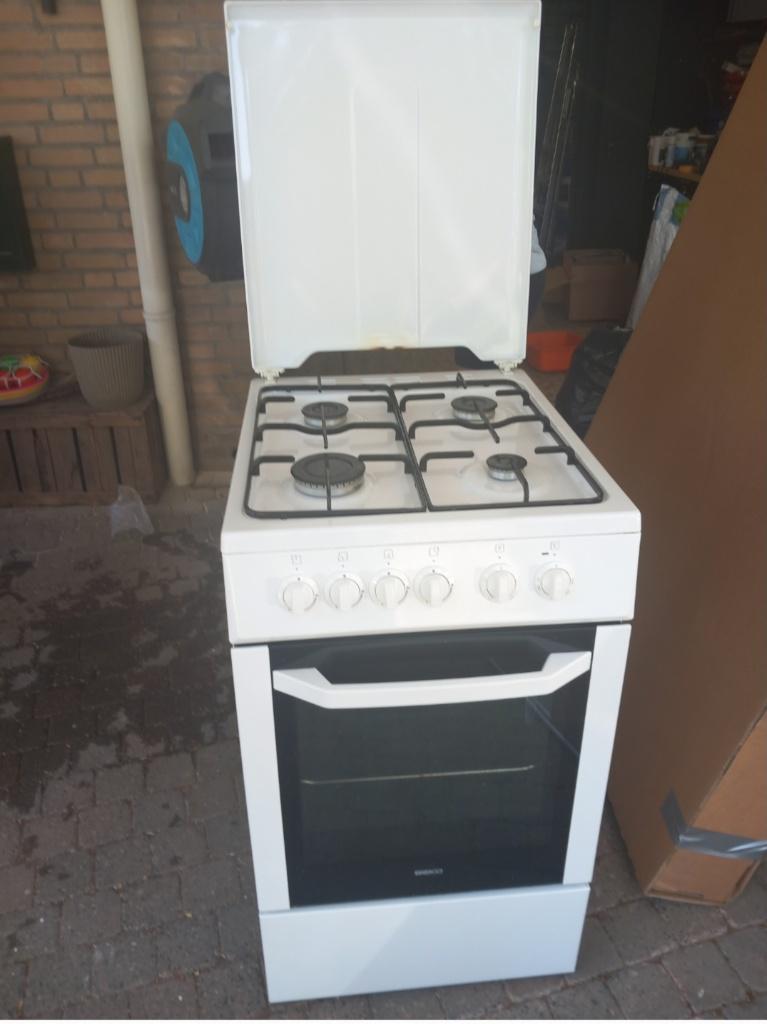 BEKO Gasfornuis met oven, Ophalen, Gebruikt, Wit, 50 tot 100 cm