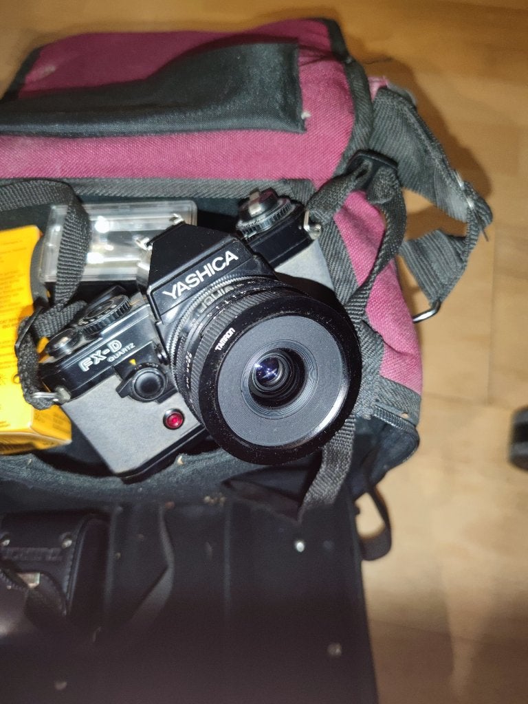 Spiegelreflexcamera yashica FX-D met o.a. 2 lenzen, Ophalen, Gebruikt, Spiegelreflex, Overige Merken