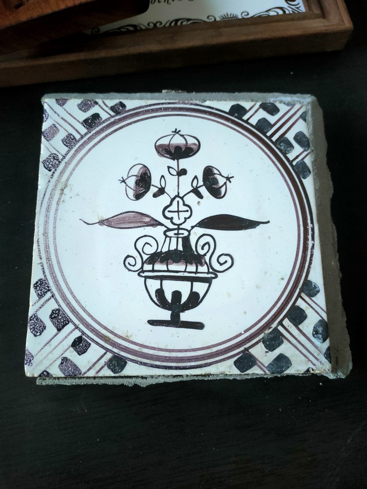 antieke bloempot tegel, Antiek en Kunst, Antiek | Wandborden en Tegels, Ophalen of Verzenden