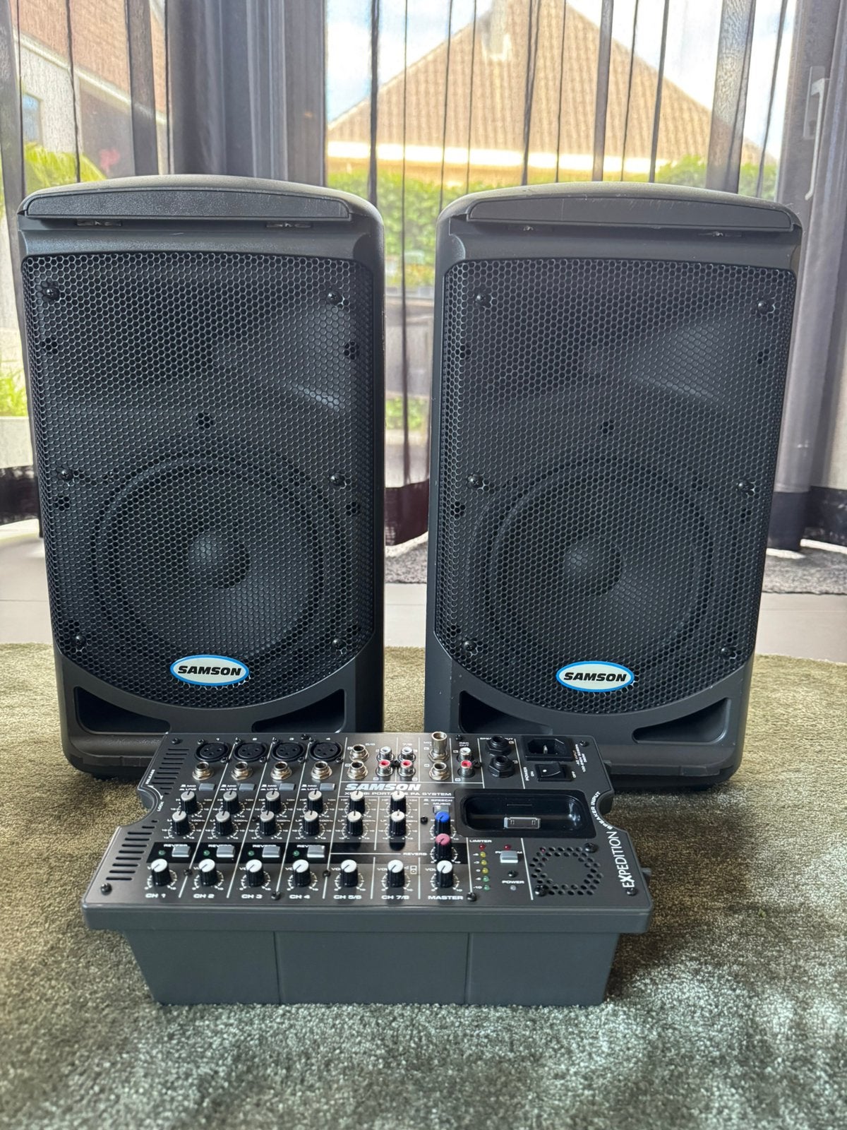 Samson XP308i PA-set + originele kabelset/Samson statieven, Ophalen, Zo goed als nieuw, Minder dan 500 watt