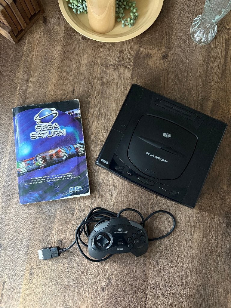 Sega Saturn Console (Model 1 PAL) + Controller & Handleiding, Spelcomputers en Games, Spelcomputers | Sega, Ophalen, Gebruikt