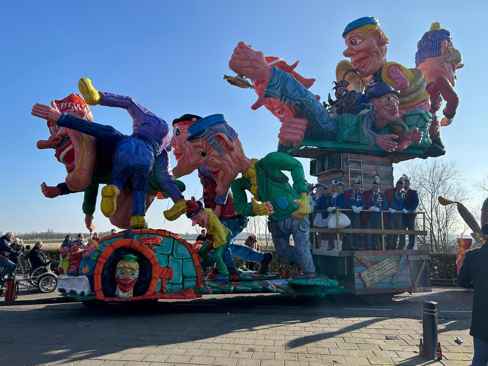 polyester carnavalswagen thema elfstedentocht, Ophalen, Zo goed als nieuw, Versiering, Carnaval