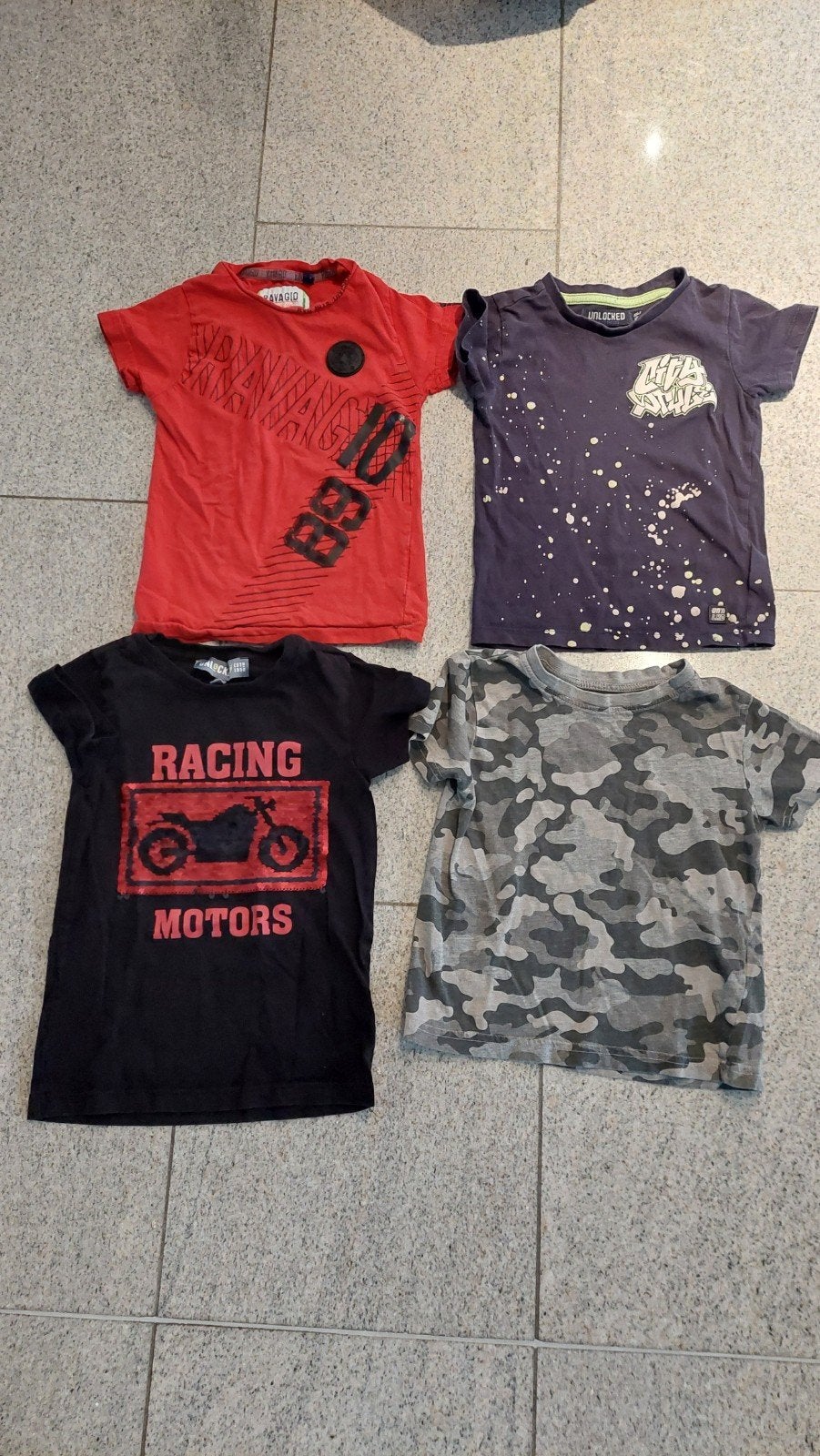Vier jongens t- shirts, Kinderen en Baby's, Kinderkleding | Maat 104, Ophalen of Verzenden, Zo goed als nieuw, Jongen