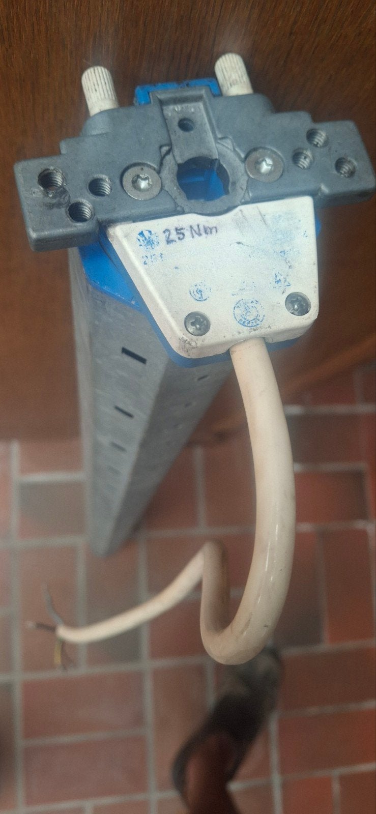 2buisMotors○60 voorRolluikScreenZonnescherm, Doe-het-zelf en Verbouw, Rolluiken, Ophalen, Zo goed als nieuw, Elektrische bediening