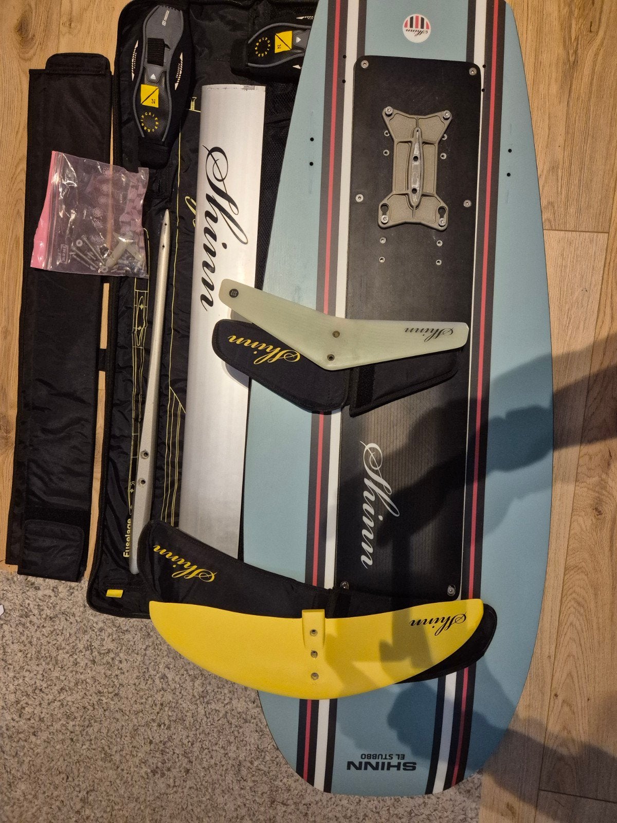 Shinn EL Stubbo foilboard compleet met Shinn foil en tas, Watersport en Boten, Ophalen of Verzenden, Gebruikt, Overige typen, Met draagtas