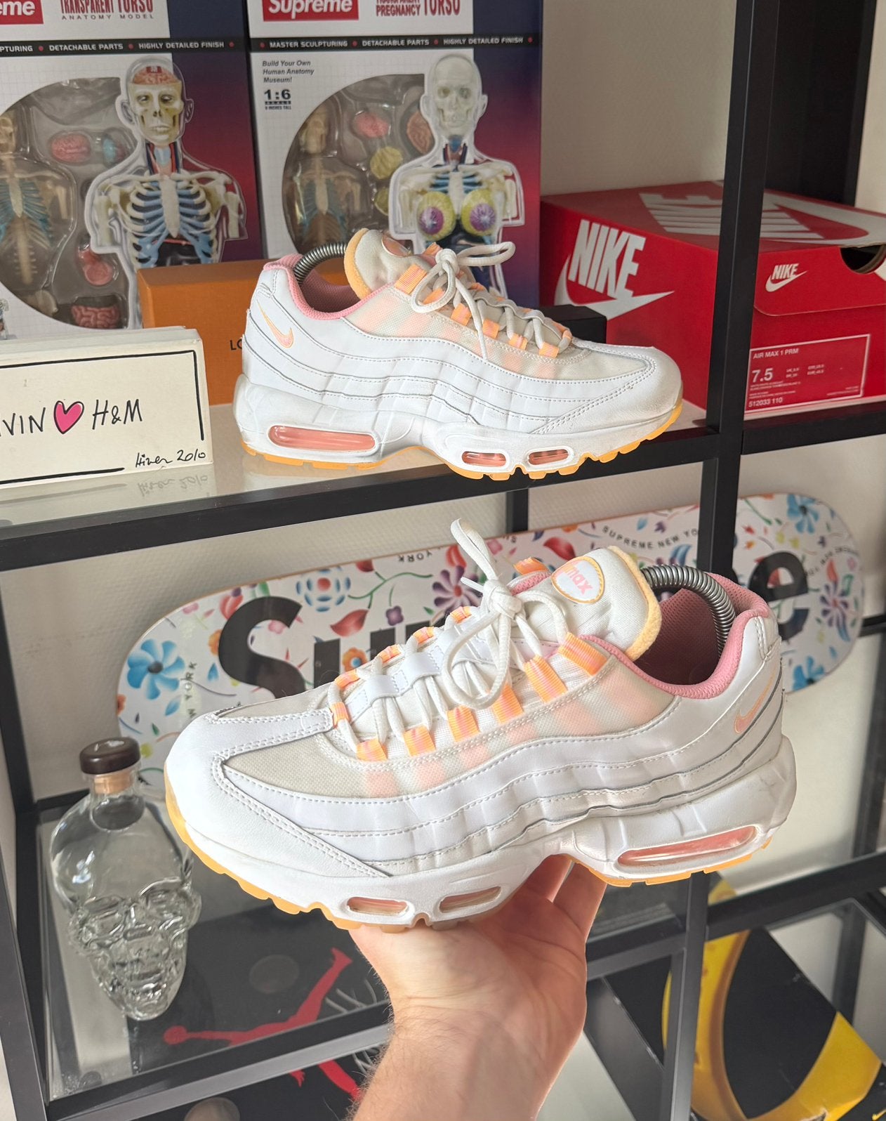 Nike Air Max 95 White Artctic Punch Melon Tint, Kleding | Dames, Schoenen, Overige kleuren, Ophalen of Verzenden, Sneakers of Gympen