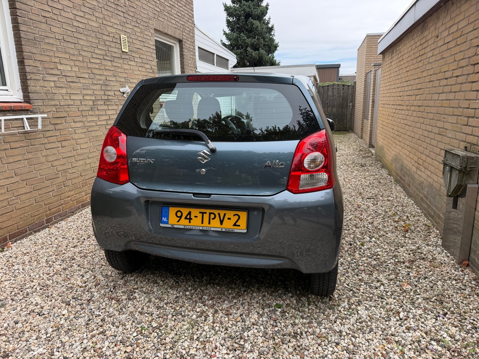 Suzuki Alto 1.0 2012 Grijs, Auto's, Voorwielaandrijving, 200 kg, 4 stoelen, Origineel Nederlands