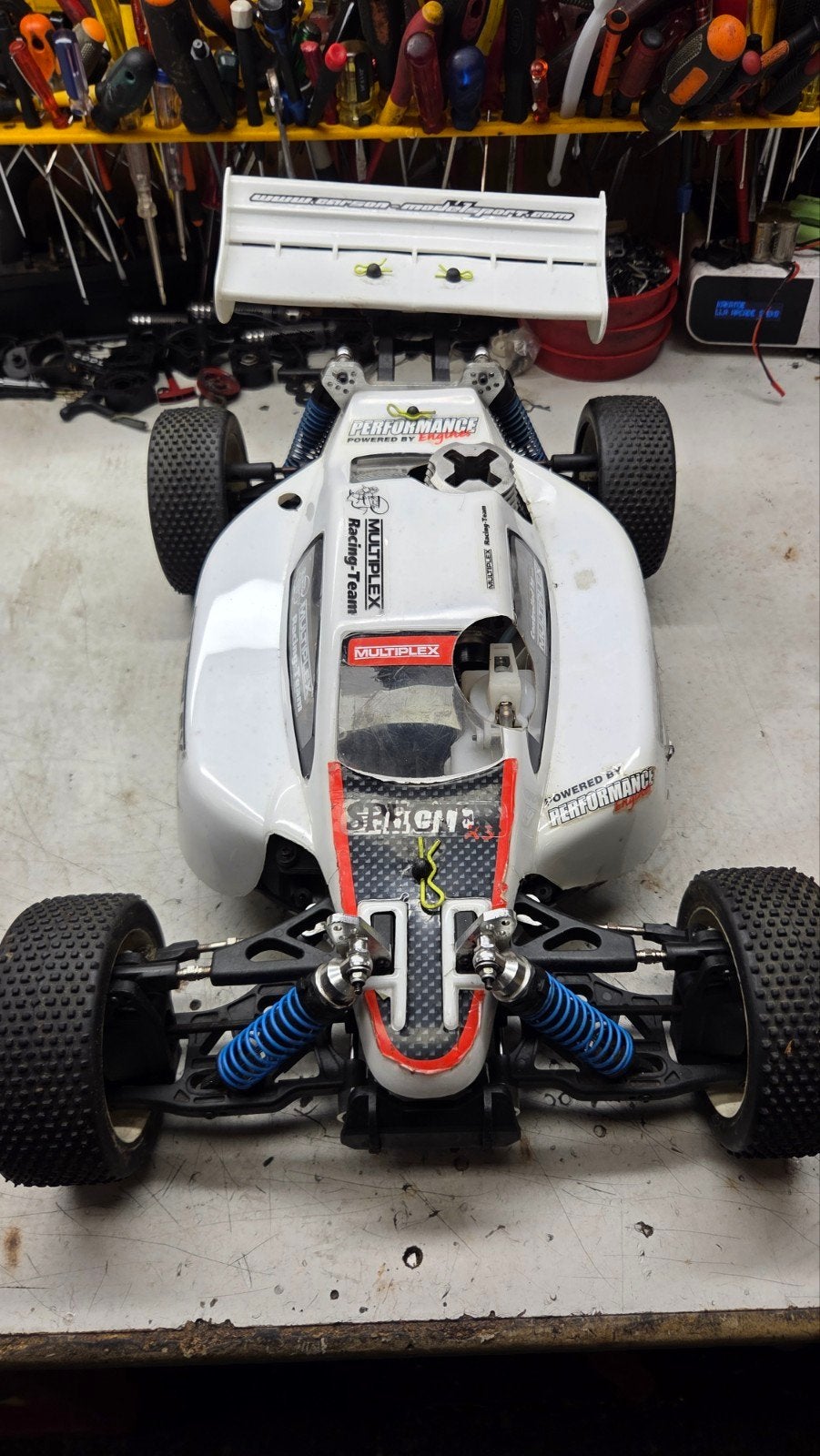 Te koop leuke carson specter, Gebruikt, Ophalen of Verzenden, Auto onroad, Schaal 1:8