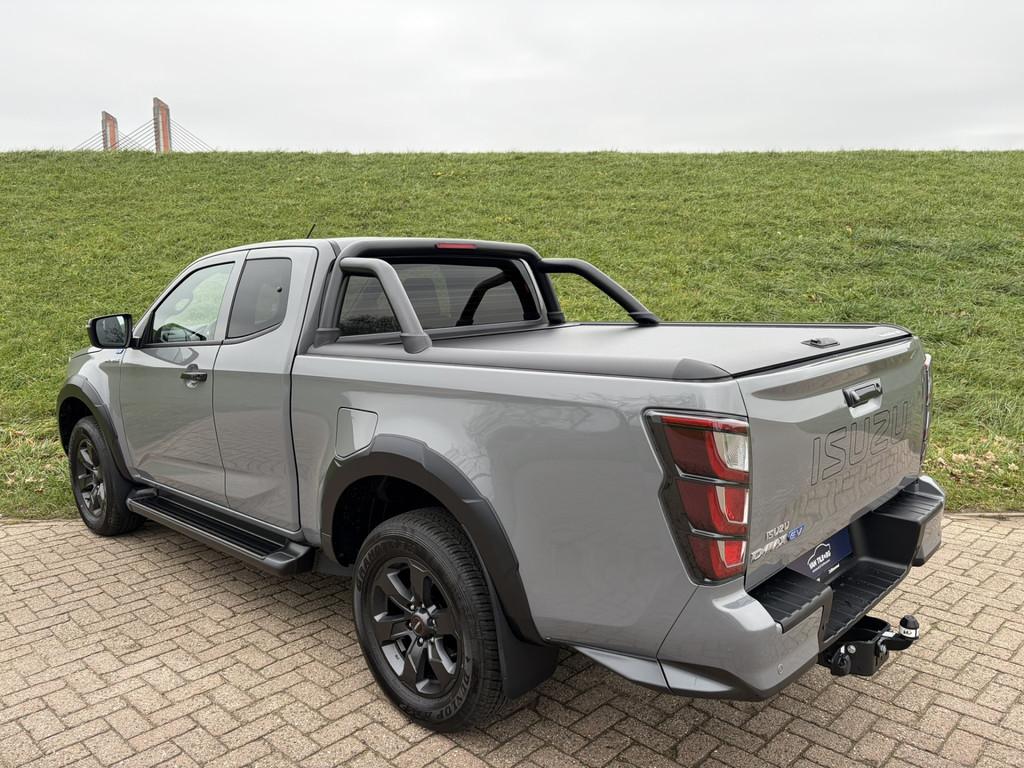 Isuzu D-max BEV Extended Cab V-Cross 66.9 kWh 3500KG Trekgew, Auto's, Isuzu, Automaat, Zwart, Leder, Automatische klimaatregeling