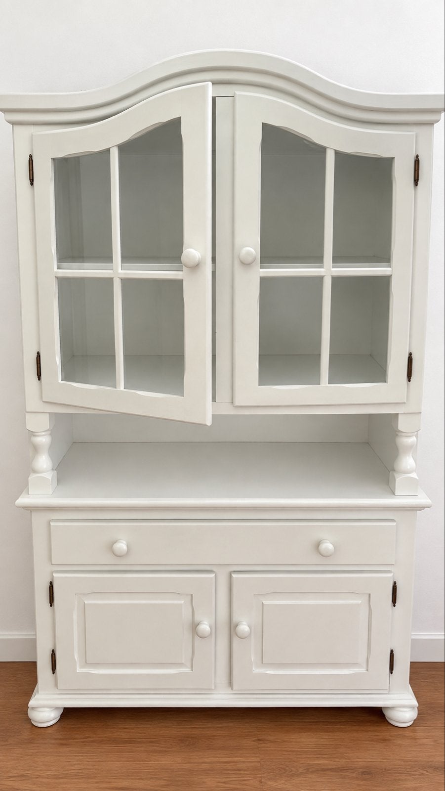 Witte buffetkast met glazen deuren en lades, Ophalen, Gebruikt, 100 tot 150 cm, Met lade(s)