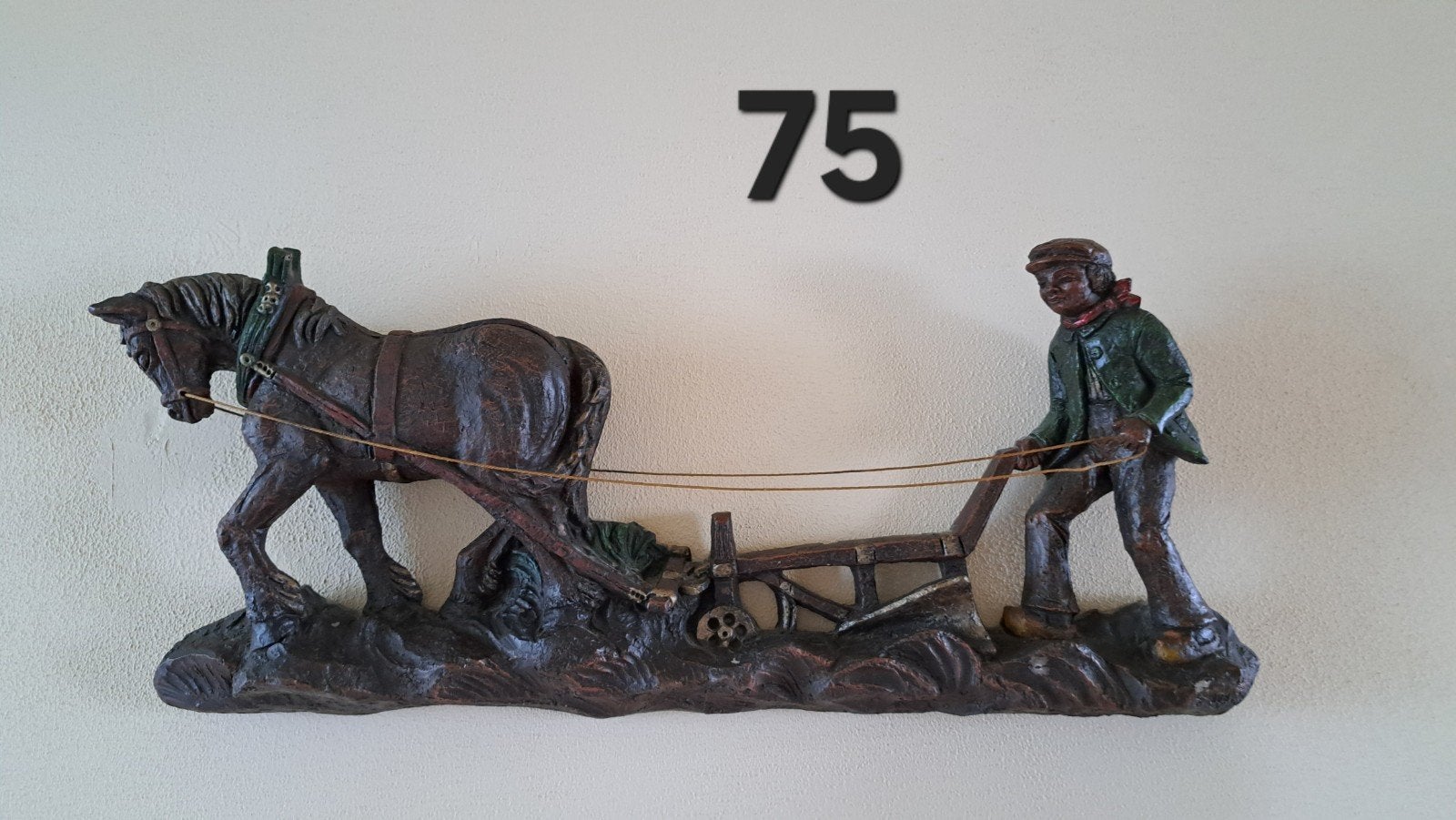 Vintage beeld ploegende boer met paard, Ophalen of Verzenden
