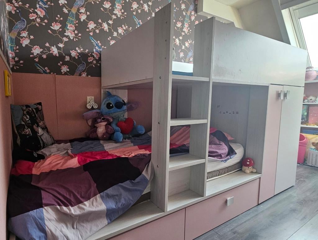 Stapelbed bed met kledingkast en laden., Kinderen en Baby's, Kinderkamer | Stapelbedden en Hoogslapers, Ophalen, Zo goed als nieuw