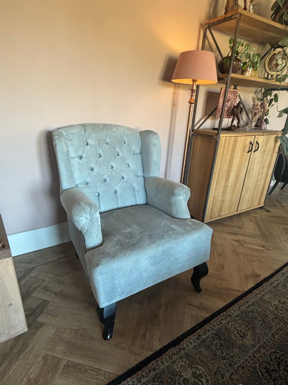 Comfortabele fauteuil in lichtblauwe velours  stof, Ophalen, Gebruikt, 75 tot 100 cm, Stof