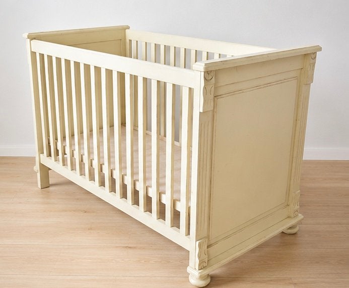 Vintage babyledikant van massief hout – Crème/Wit, Ophalen, Gebruikt, Lattenbodem, Minder dan 140 cm