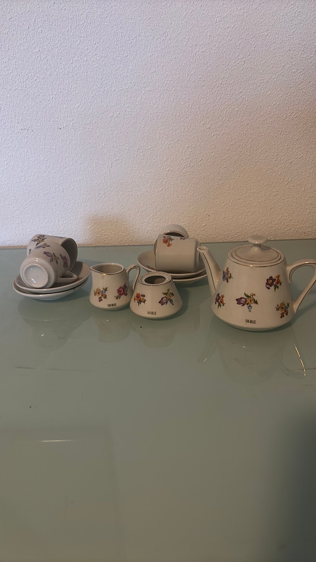 Thee serviesje Van Nelle, Ophalen