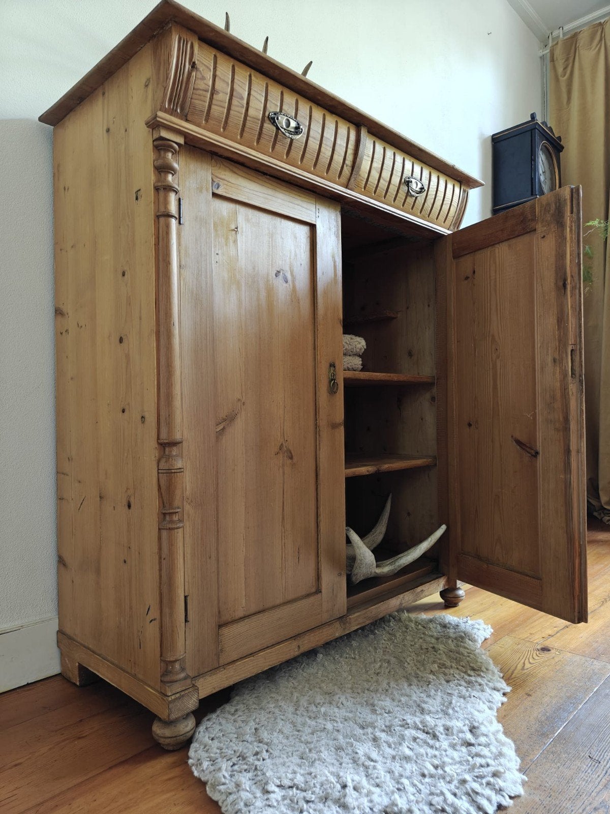 Antieke Zweedse legkast., Huis en Inrichting, Ophalen, Met plank(en), Gebruikt, Scandinavisch Antiek.