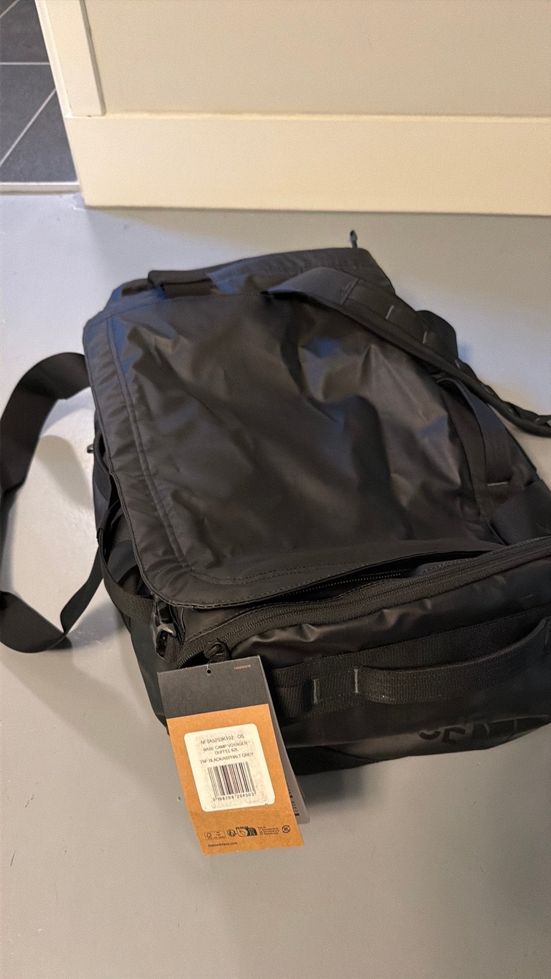 The North Face base camp voyager 62l zwart, 40 tot 60 cm, 30 cm of meer, Zwart, Nieuw