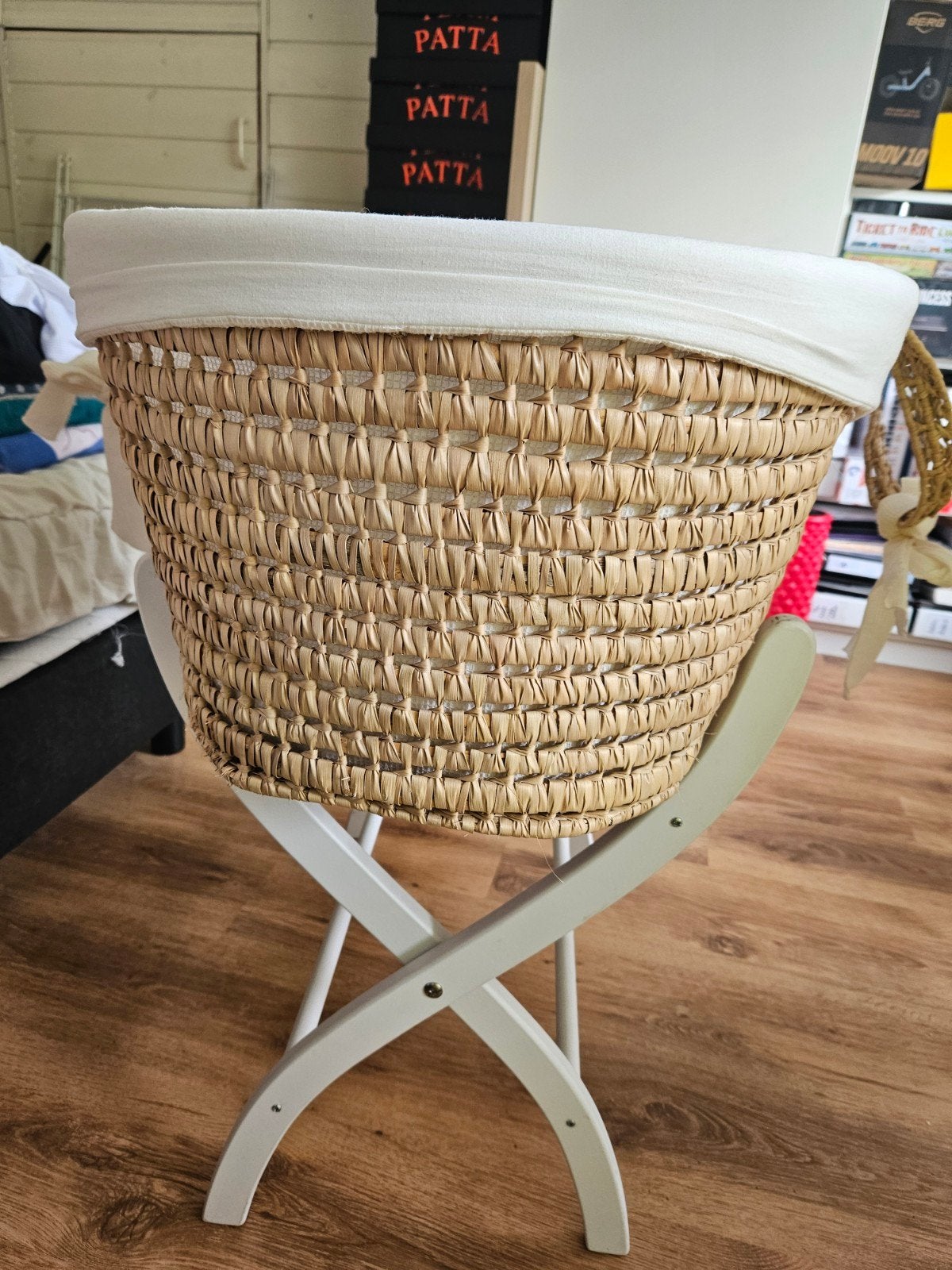 Mozes mandje wieg op standaard met aero matras en moltons, Kinderen en Baby's, Babywiegjes en Ledikanten, Ophalen