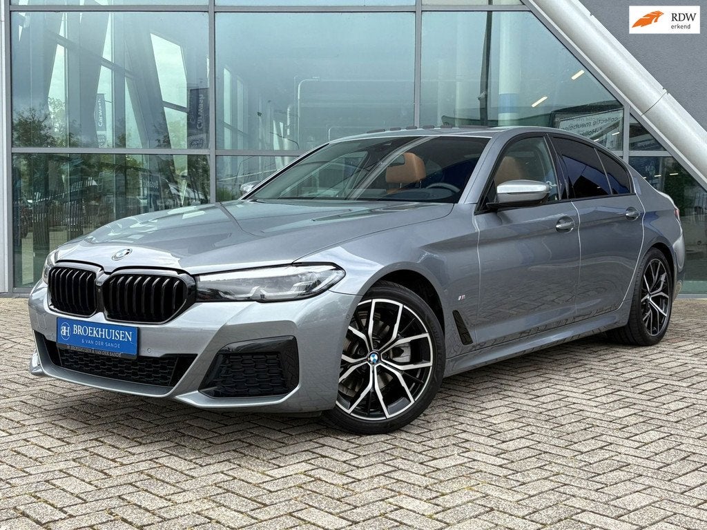 BMW 5-serie 520i Business Edition Plus M Sport Trekhaak / Sc, Auto's, BMW, 1998 cc, Achterwielaandrijving, Gebruikt, 4 cilinders