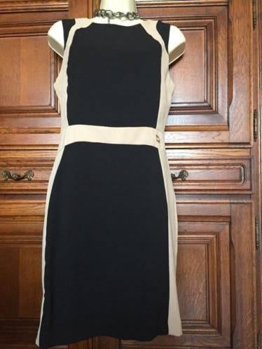 Sam & Diago jurk, maat M/L, nieuw, beige zwart, getailleerd, Kleding | Dames, Zwart, Ophalen of Verzenden, Zo goed als nieuw, Knielengte