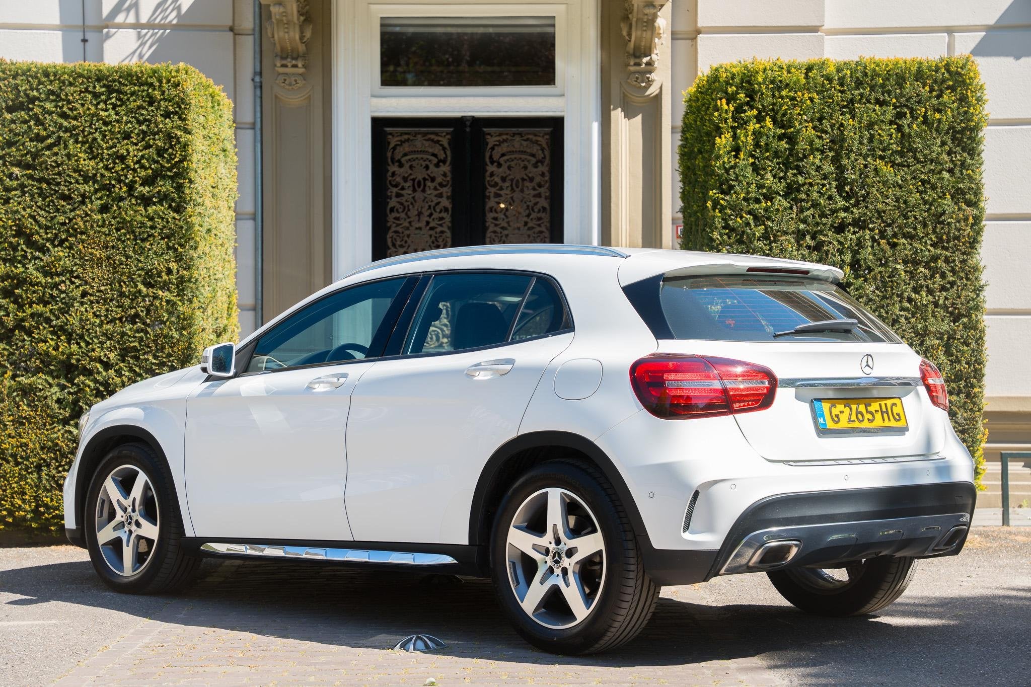 Mercedes-Benz GLA-klasse 180 Business Solution AMG TREKHAAK, Auto's, Gebruikt, 4 cilinders, 715 kg, 1335 kg