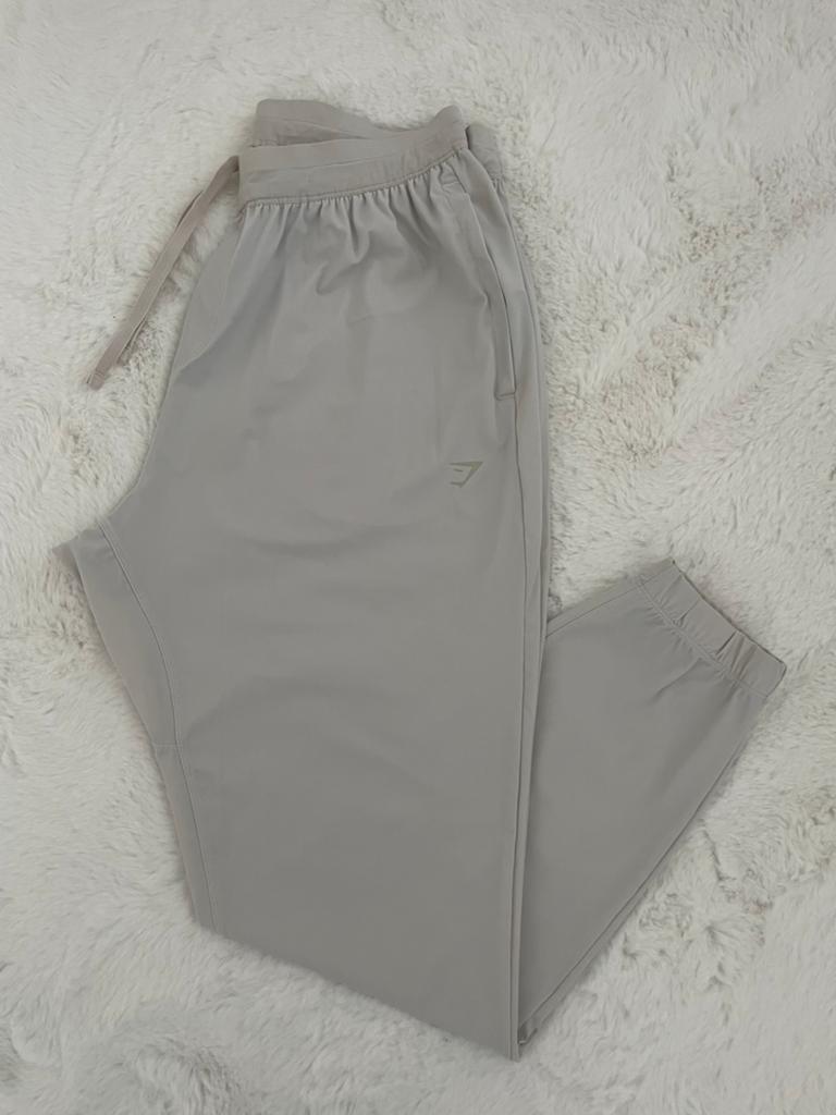 Gymshark parachute broek, Kleding | Dames, Sportkleding, Maat 46/48 (XL) of groter, Ophalen of Verzenden, Grijs, Fitness of Aerobics