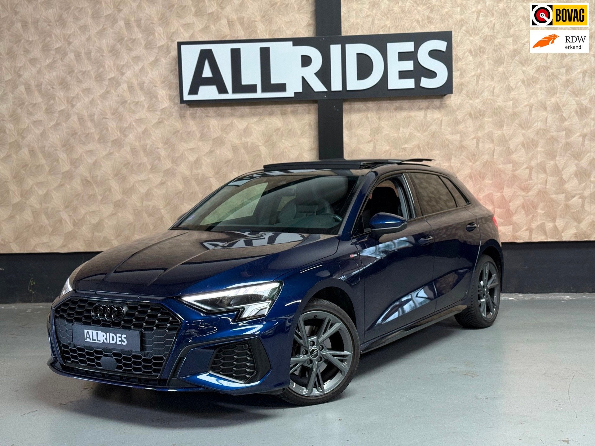 Audi A3 Sportback 40 TFSI e Edition | Pano | Stoelverwarming, Dealer onderhouden, 1525 kg, Gebruikt, 4 cilinders
