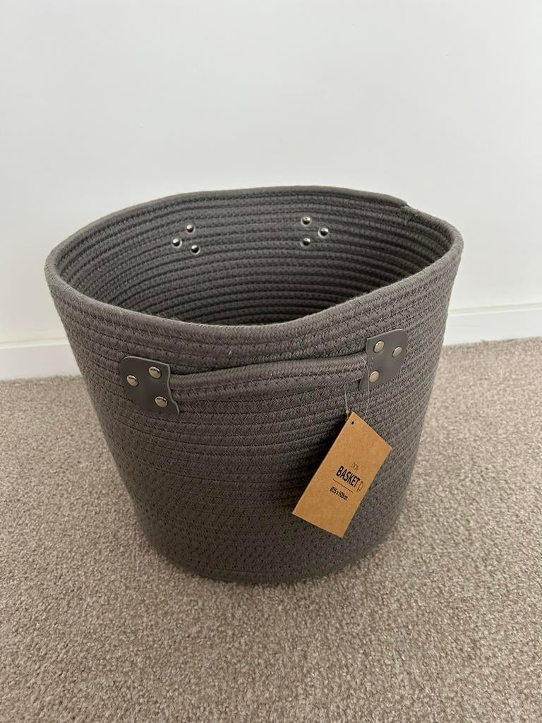 Nieuw jysk opbergmand decoratie grijs 35 bij 28 cm basket, Huis en Inrichting, Woonaccessoires | Schalen en Manden, Overige materialen