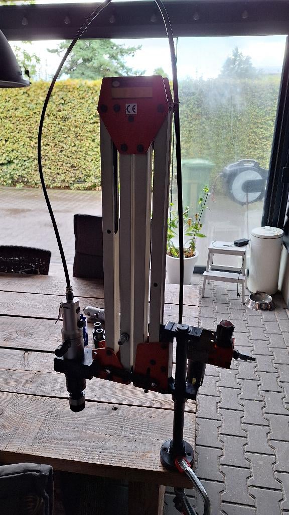 Huvema Pneumatische Taparm met extra kop. tafeltapper, Ophalen, ., Zo goed als nieuw, .