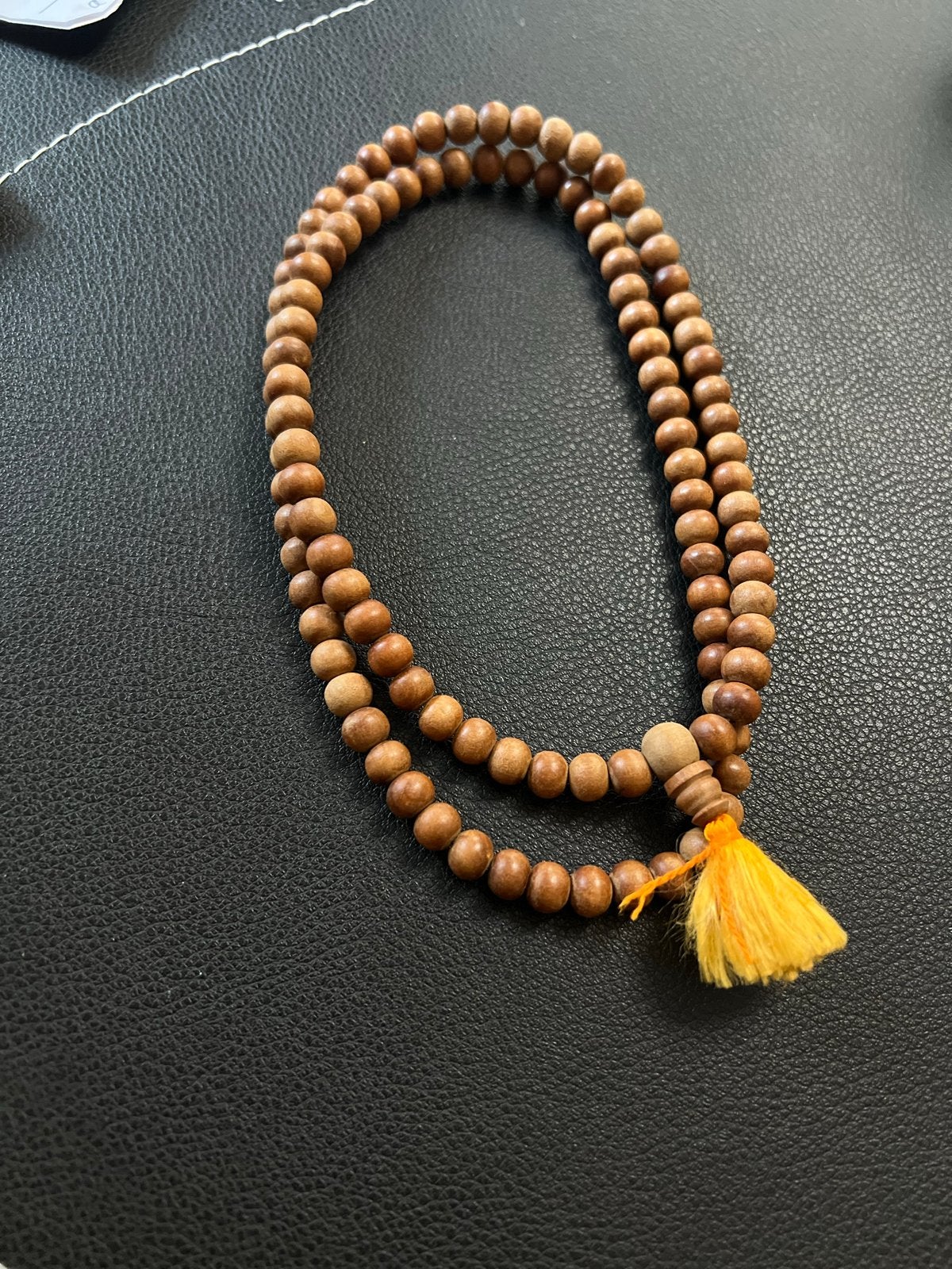 Mala Sandelhout - 108 kralen van 0,8 cm, Bruin, Verzenden, Nieuw, Met bedels of kralen