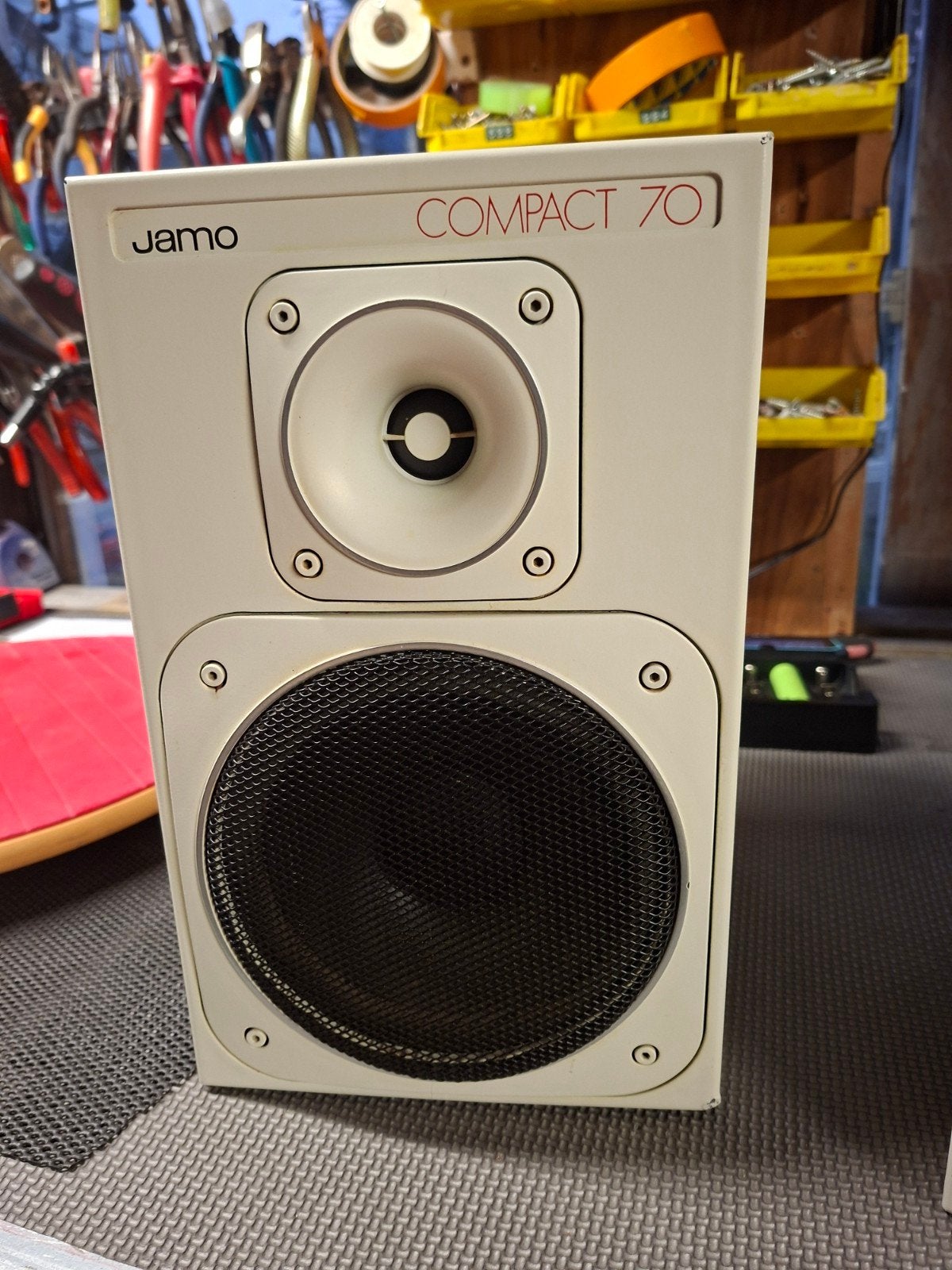 Jamo Compact 70 speakers met muurbeugels, Ophalen, Gebruikt, Inclusief muurbeugels, 60 tot 120 watt
