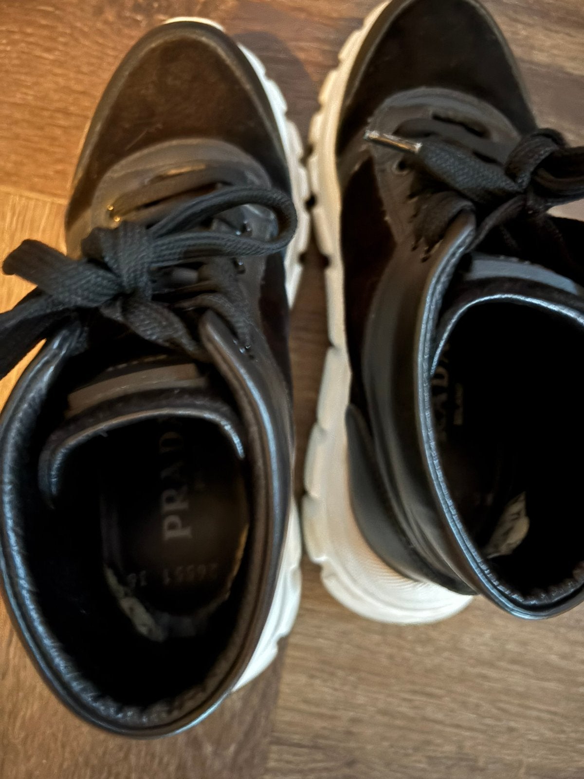 Prada schoenen, Zwart, Ophalen of Verzenden, Zo goed als nieuw, Veterschoenen