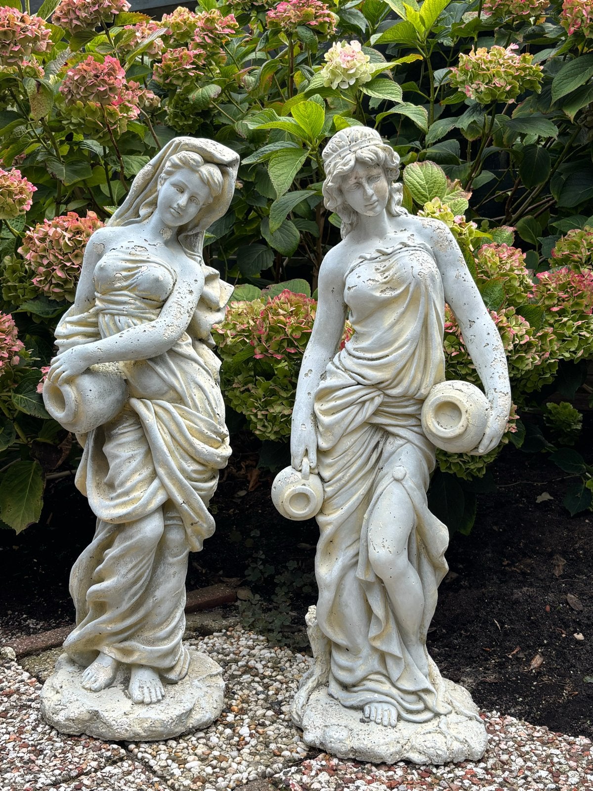 Set van 2 klassieke tuinbeelden - Vrouwenfiguren, Tuin en Terras, Ophalen, Gebruikt, Steen, Mensenbeeld