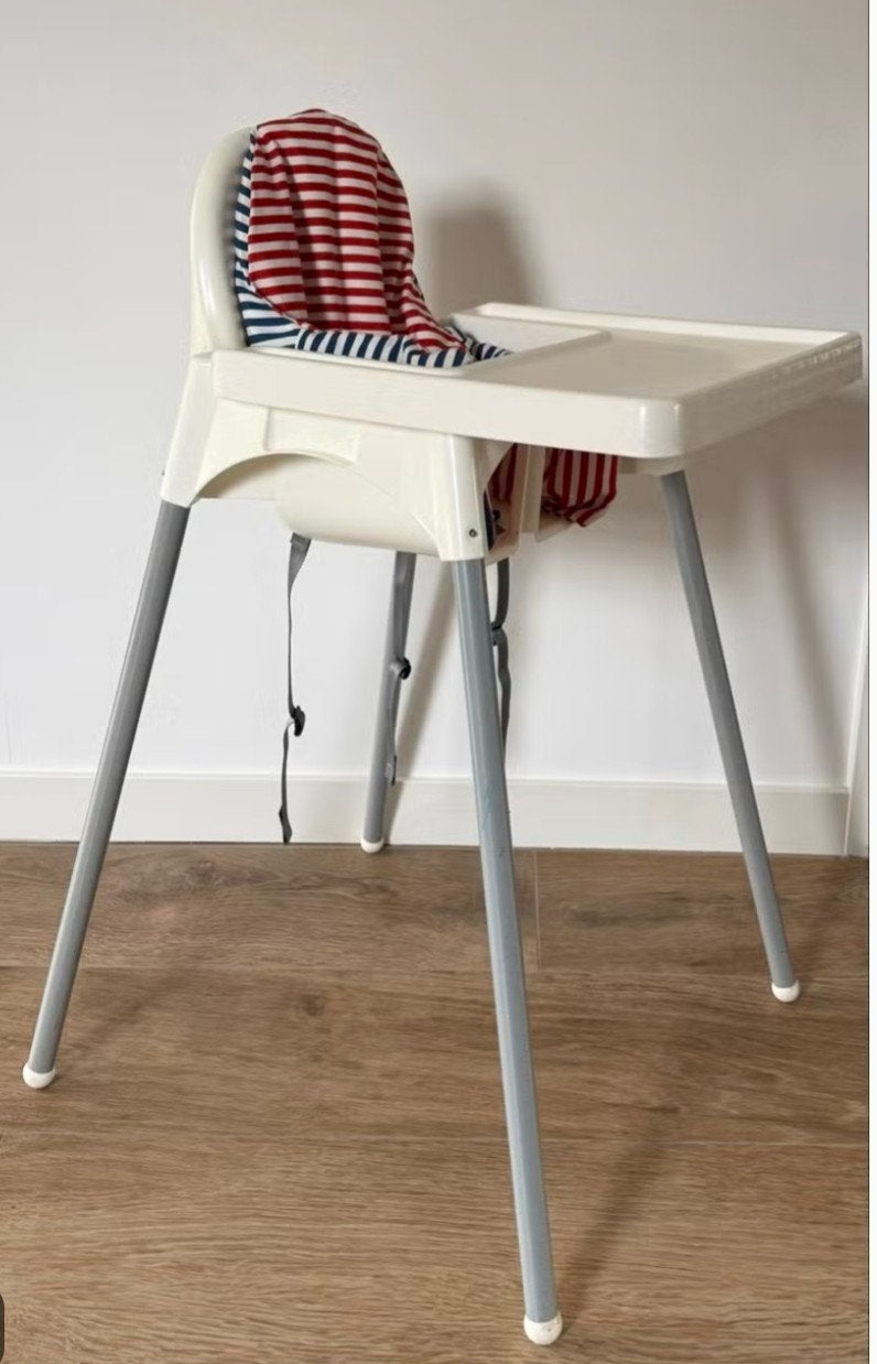 Kinderstoel met riempjes, stoelverkleiner en blad, Ophalen of Verzenden, Zo goed als nieuw, Gordel(s)