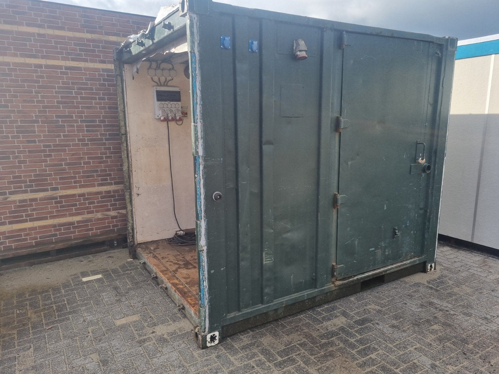 10 ft zeecontainer, Ophalen