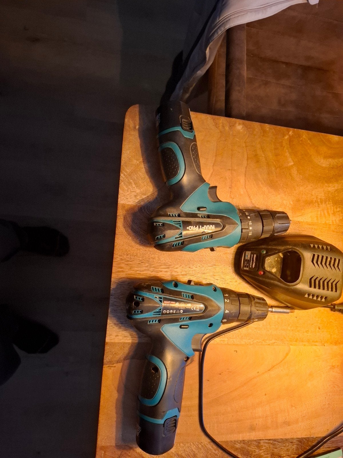 2 x  boormachine schroef machine, Ophalen of Verzenden, Zo goed als nieuw, Boormachine