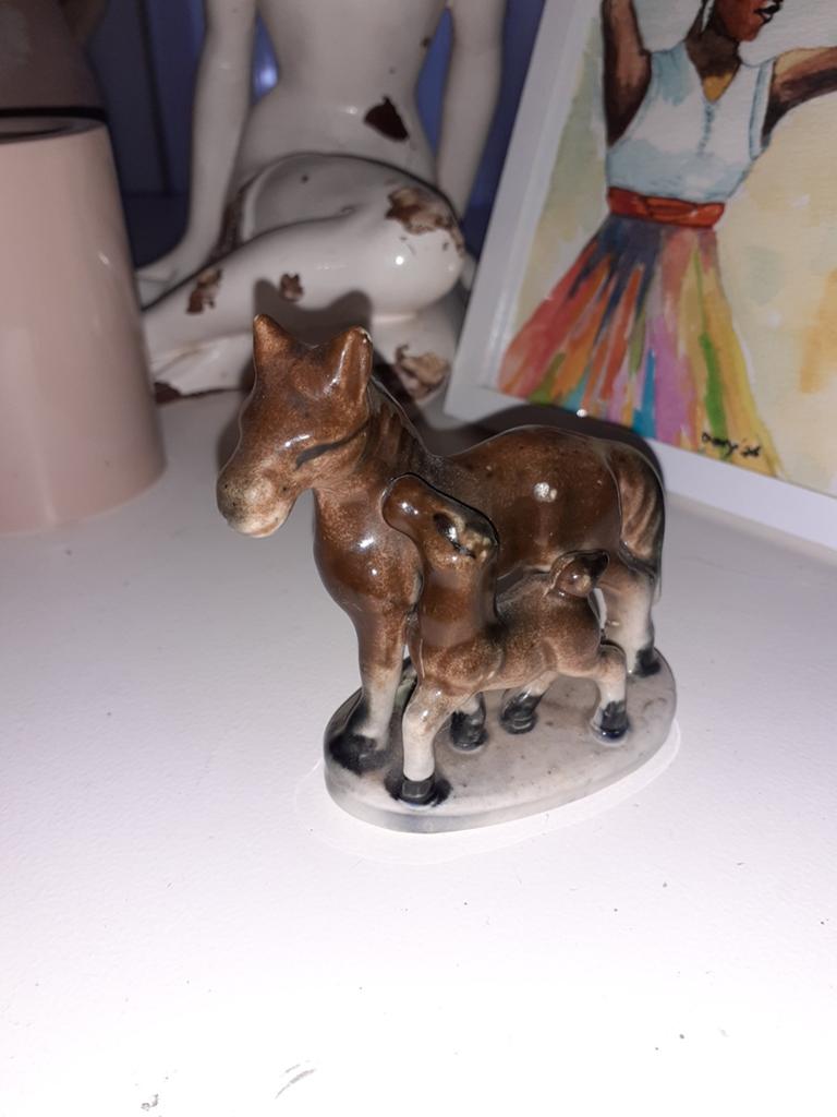 Vintage Keramieken Paard met Veulen Beeldje, Antiek en Kunst, Ophalen of Verzenden