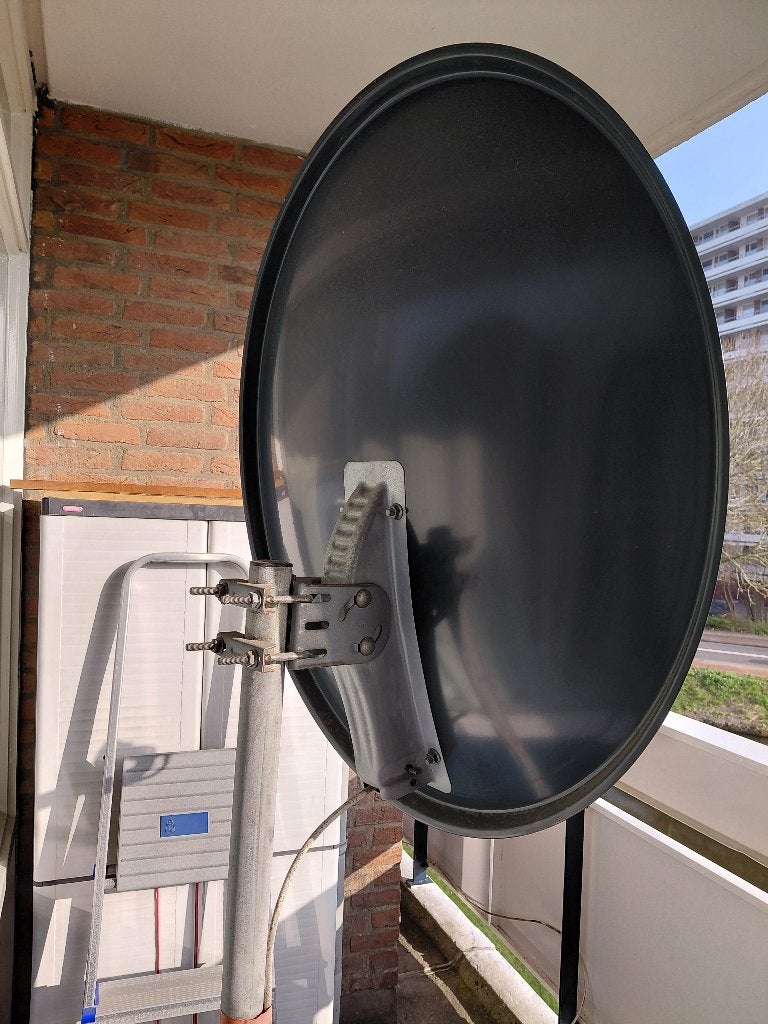 Schotelantenne met ontvanger en statief en paal, Audio, Tv en Foto, Schotelantennes, Ophalen, Gebruikt, Overige merken