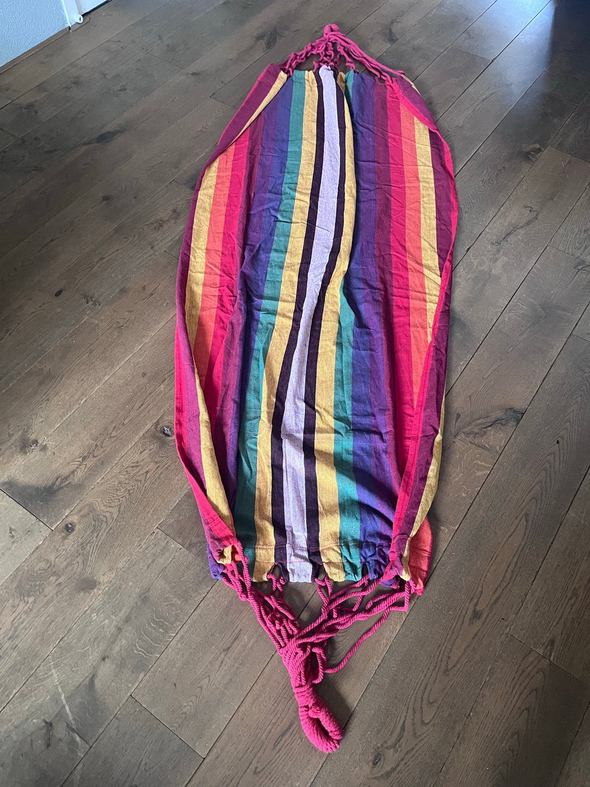 Kleurrijke Regenboog Hangmat - Comfortabel en Draagbaar, Opvouwbaar, Nieuw, Ophalen of Verzenden, Eenpersoons