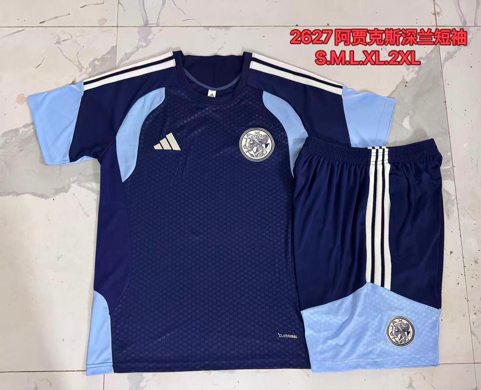 NIEUW AJAX TRAINING SET 26/27 , maten 24.26.28 enz, Sport en Fitness, Voetbal, Maat XS of kleiner, Ophalen of Verzenden, Nieuw