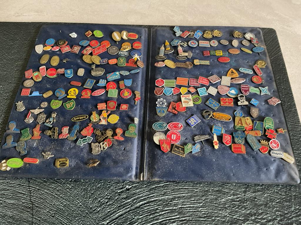 Speldjes, Verzamelen, Speldjes, Pins en Buttons, Ophalen of Verzenden, Overige onderwerpen