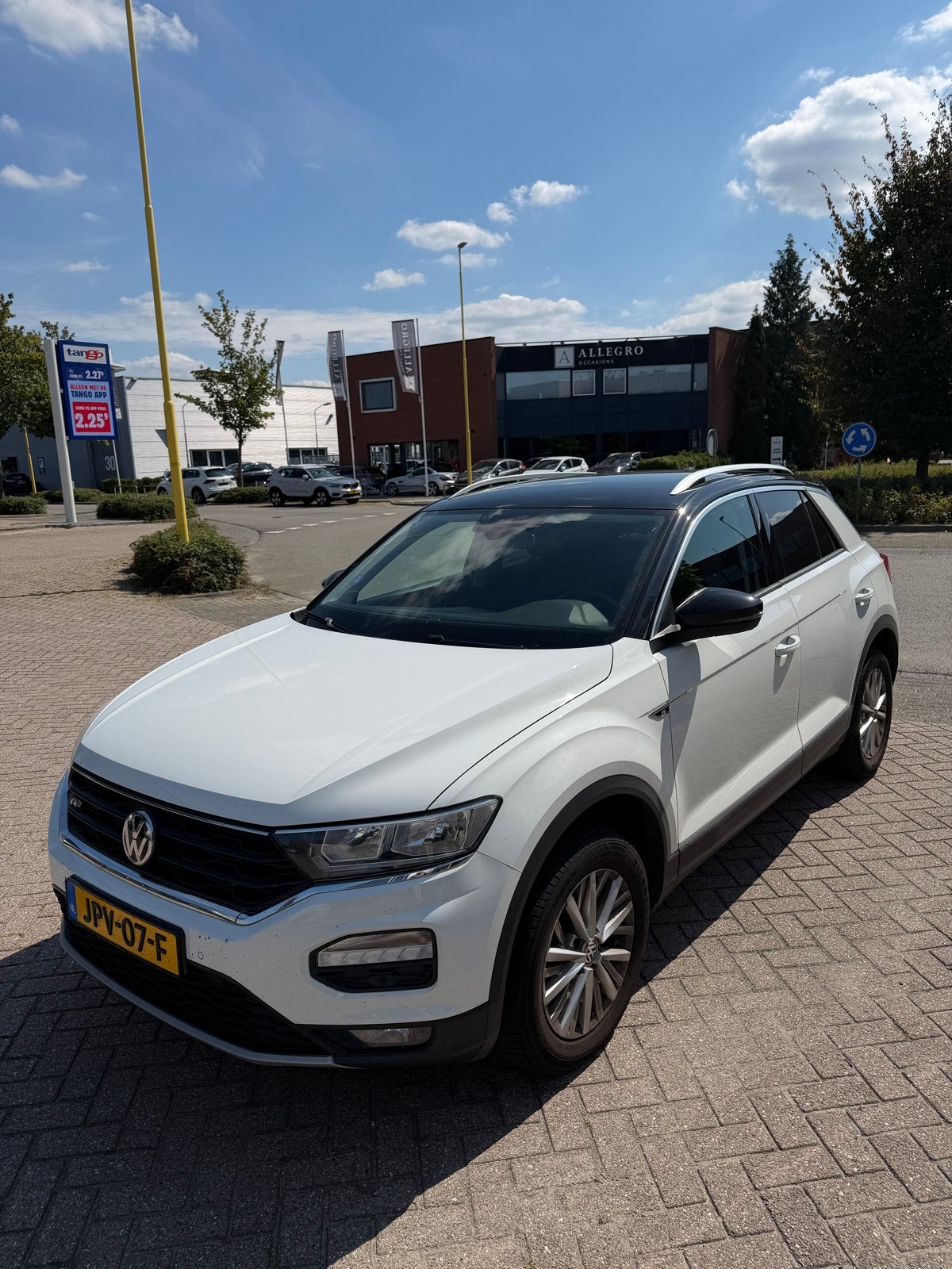 Volkswagen T-Roc R-line 1.0 TSI 115pk 2018 Wit, Auto's, Volkswagen, Voorwielaandrijving, Dealer onderhouden, Stof, Wit