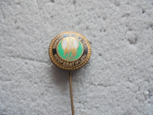 speldje Turkiye Tarim Kredi 1963 KOOPERATIFLERI, Verzenden, Zo goed als nieuw, Overige onderwerpen, Speldje of Pin