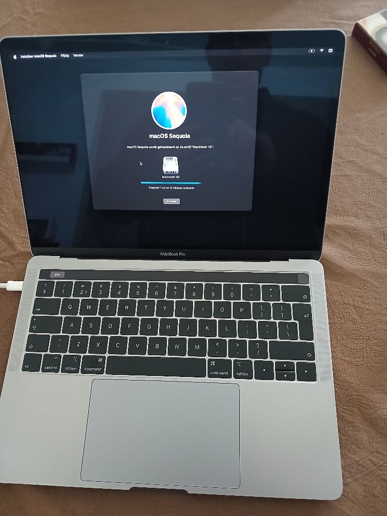 Macbook pro 2018 met touchbar 512 GB, Computers en Software, Apple Macbooks, MacBook Pro, 2 tot 3 Ghz, Qwerty, 8 GB