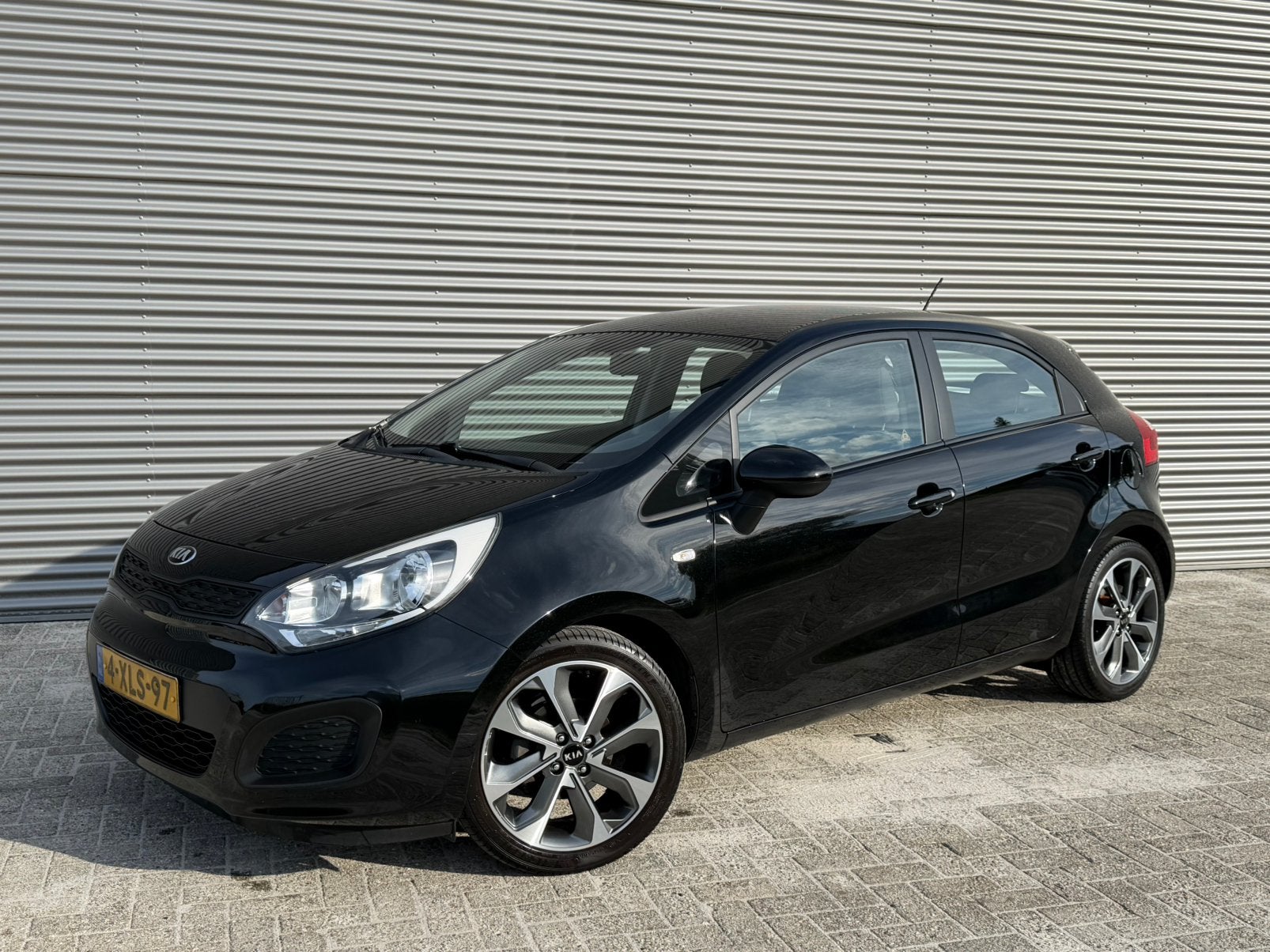 Kia Rio 1.2 I 5DRS 2014, 94.000 KM NAP, top onderhouden, 1027 kg, 450 kg, 40 €/maand, 4 cilinders