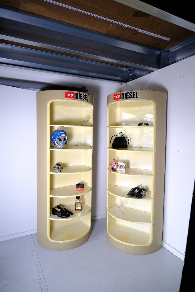 Kasten (Diesel, Winkel, mode, display, winkelinrichting), Ophalen