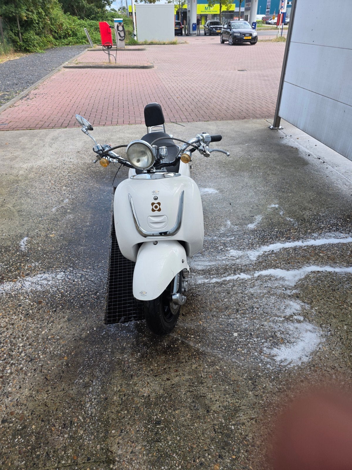 Mooie Retro Scooter - Loopt Goed, Veel Nieuwe Onderdelen, Fietsen en Brommers, Snorfietsen en Snorscooters, Ophalen of Verzenden