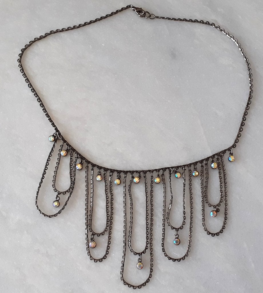 Halsketting gunmetal zwart met AB diamantjes en drapering, Overige materialen, Zwart, Nieuw, Ophalen of Verzenden
