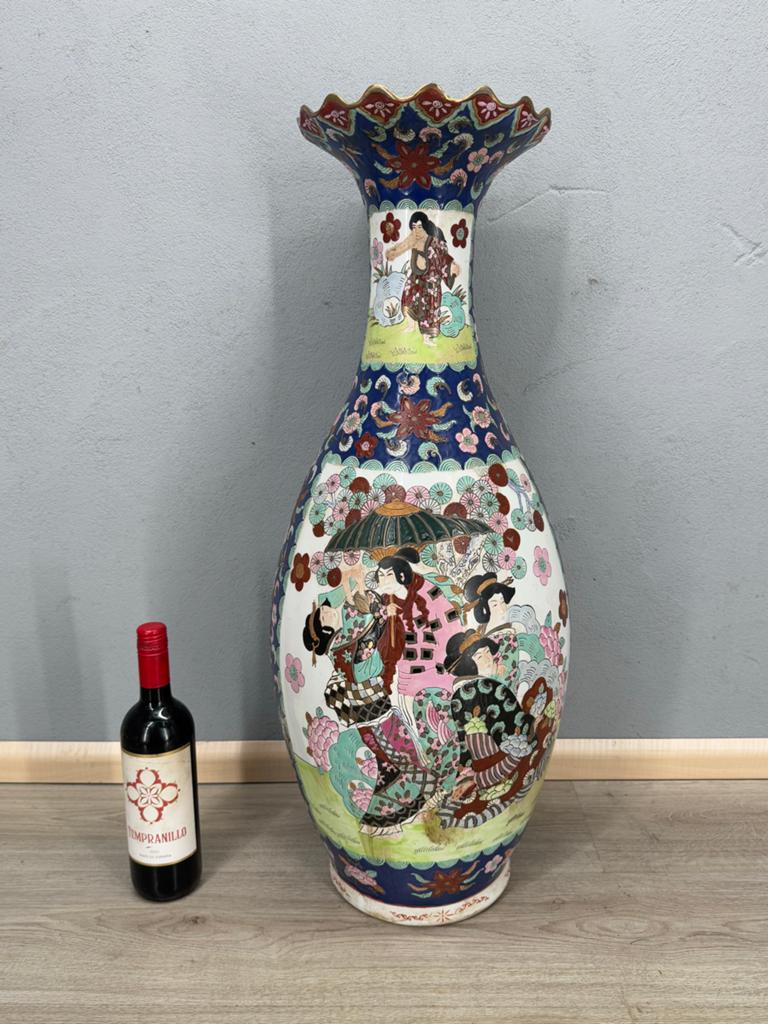 Grote Chinese vaas met handgeschilderde decoratie, Ophalen of Verzenden