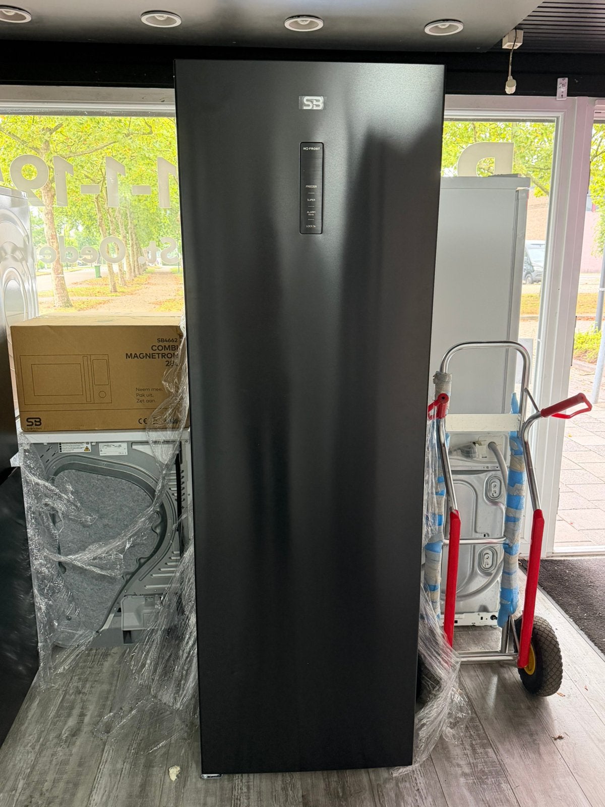 Vriezer Vrieskast Kastmodel Zwart NoFrost 274L 185Hoog Nieuw, Vrieskast, Nieuw, Heescheweg 17, 5388 RG, Nistelrode, Energieklasse A of zuiniger